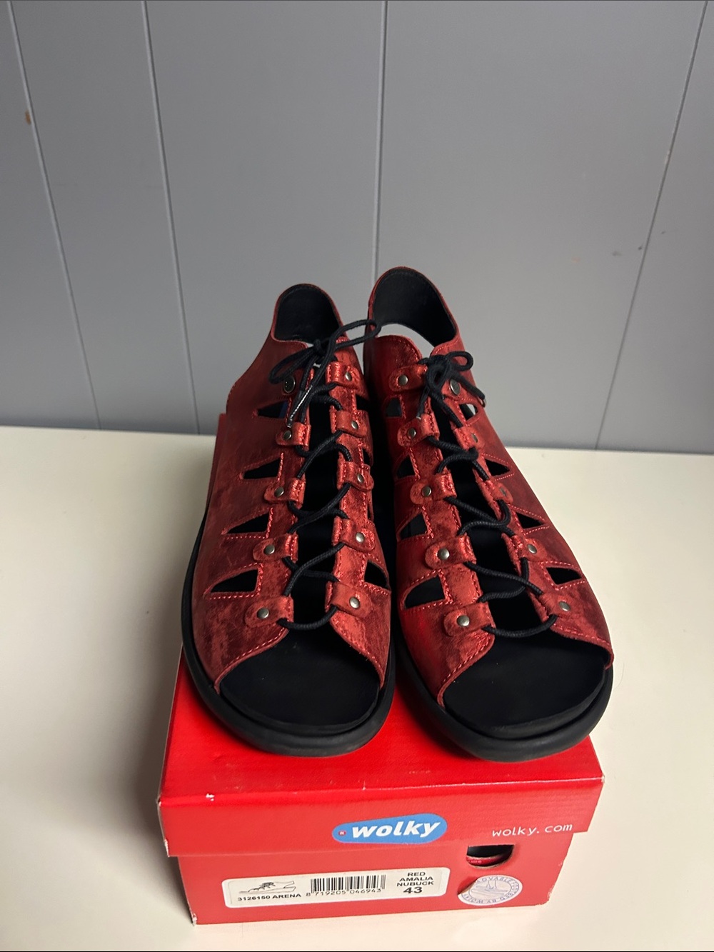 Wolky Men’s Red Lace-Up Leather Sandals